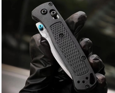 the handle of the knife made of 440 material